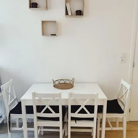 Apartment Rousquille: Patio Au Rdc D'une Maison Calme *